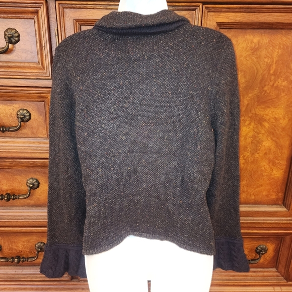 Curio Sweater - Picture 6 of 7